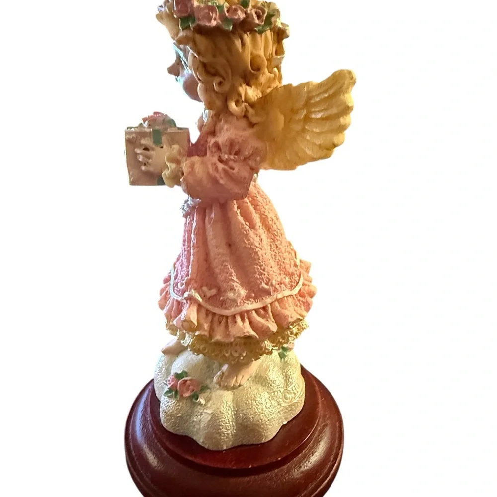 Vintage House of Lloyd 1996 Angel Figurine Holding Gift Figurine
